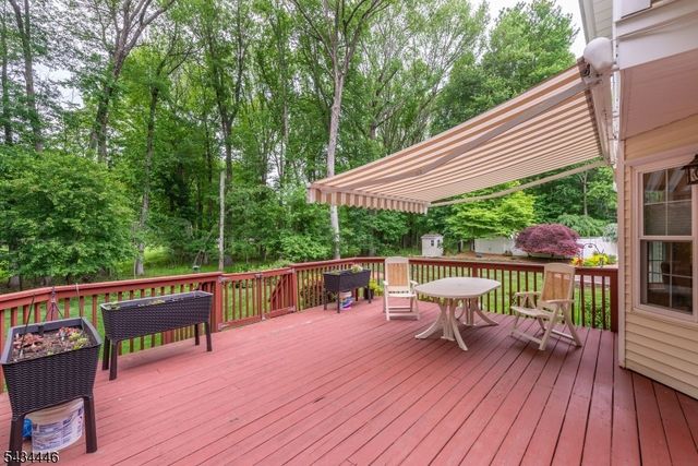 11 Burnham Dr, Pequannock Twp., NJ 07444