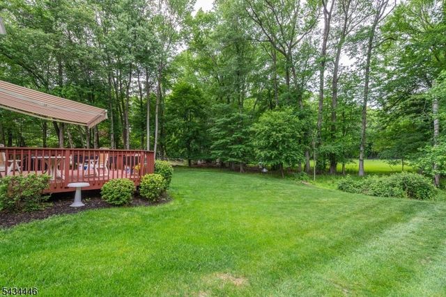 11 Burnham Dr, Pequannock Twp., NJ 07444