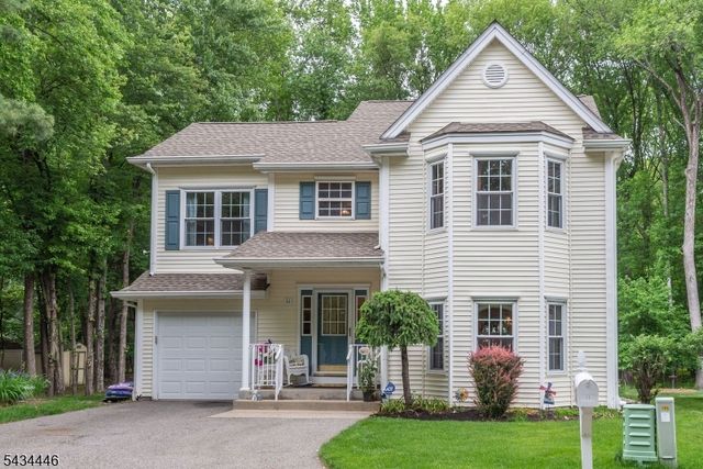 11 Burnham Dr, Pequannock Twp., NJ 07444