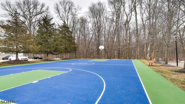 11 Burnham Dr, Pequannock Twp., NJ 07444