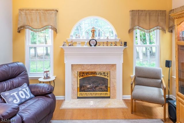 11 Burnham Dr, Pequannock Twp., NJ 07444