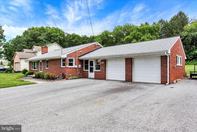 1803 DUBS CHURCH RD, Hanover, PA 17331