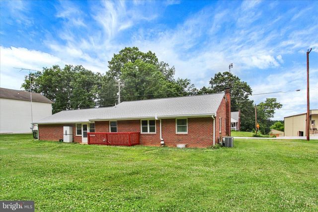 1803 DUBS CHURCH RD, Hanover, PA 17331