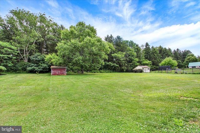 1803 DUBS CHURCH RD, Hanover, PA 17331