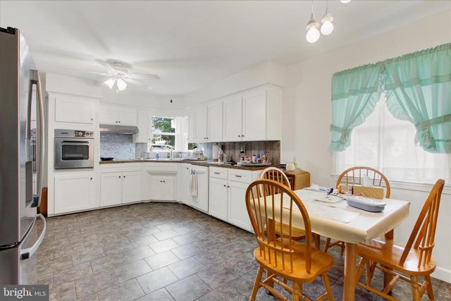 1803 DUBS CHURCH RD, Hanover, PA 17331