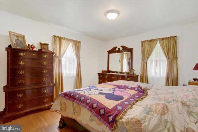 1803 DUBS CHURCH RD, Hanover, PA 17331