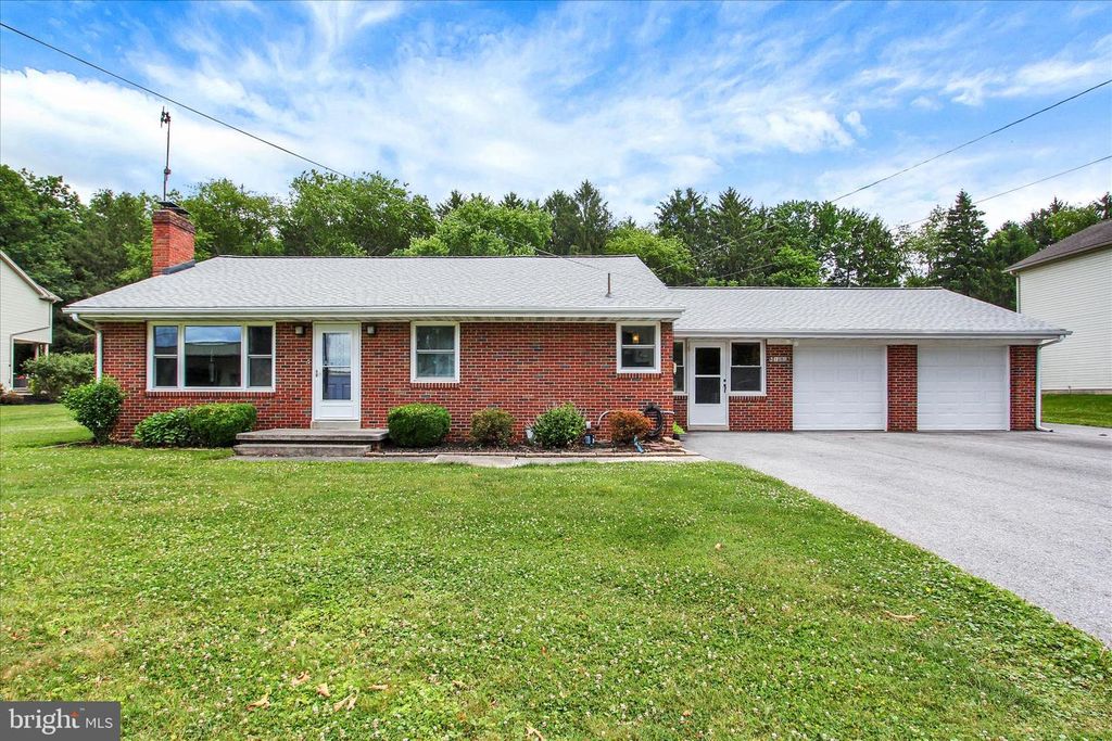 1803 DUBS CHURCH RD, Hanover, PA 17331