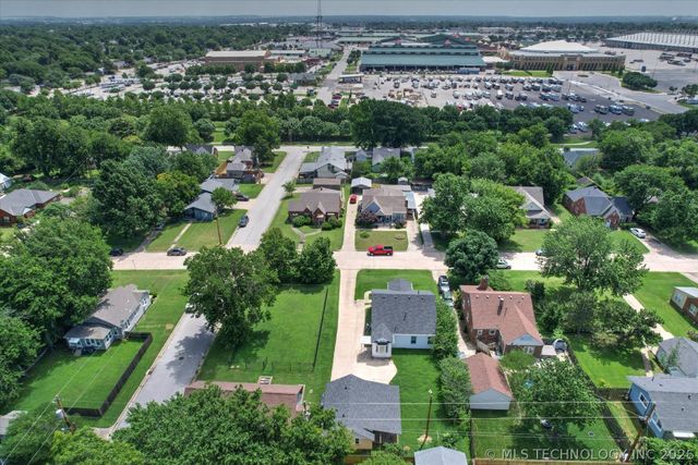 1608 S Knoxville Avenue, Tulsa, OK 74112