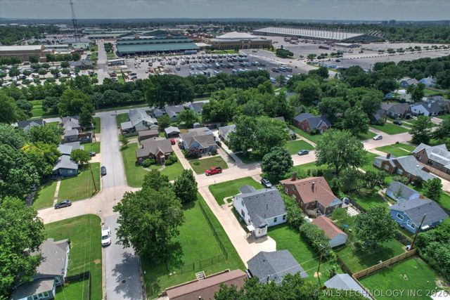 1608 S Knoxville Avenue, Tulsa, OK 74112