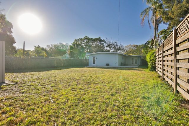 2181 HYDE PARK STREET, Sarasota, FL 34239