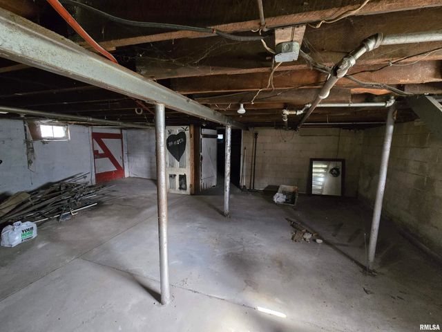 106 E JACKSON Street, Abingdon, IL 61410