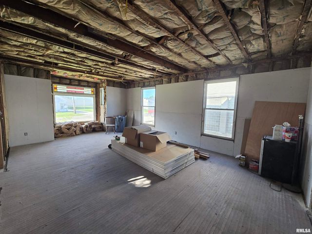 106 E JACKSON Street, Abingdon, IL 61410