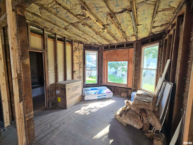 106 E JACKSON Street, Abingdon, IL 61410