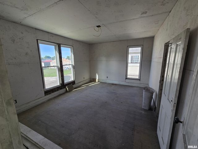 106 E JACKSON Street, Abingdon, IL 61410