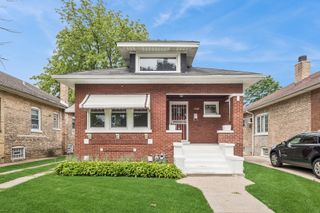1018 S 10th Avenue, Maywood, IL 60153