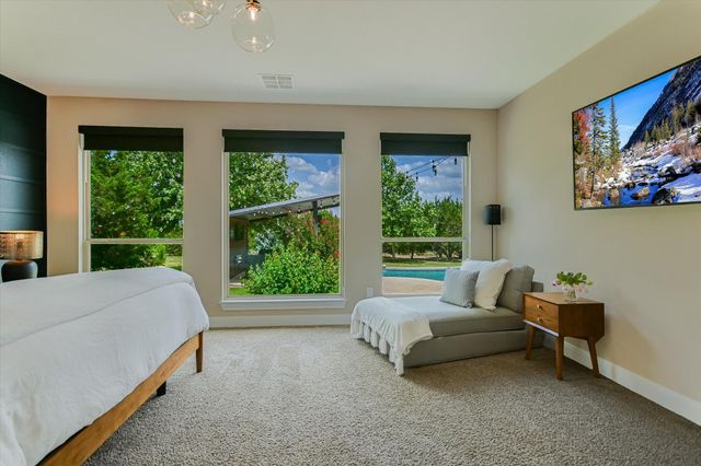 264 Sunny Slope RD, Liberty Hill, TX 78642