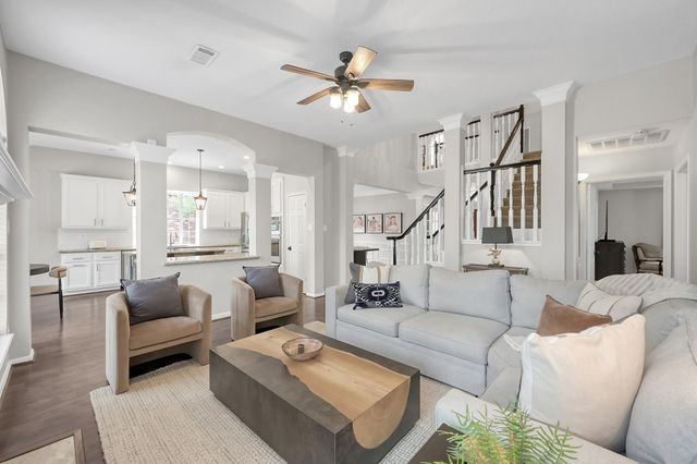 31 E Amberglow Circle, The Woodlands, TX 77381