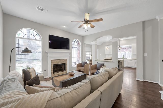 31 E Amberglow Circle, The Woodlands, TX 77381