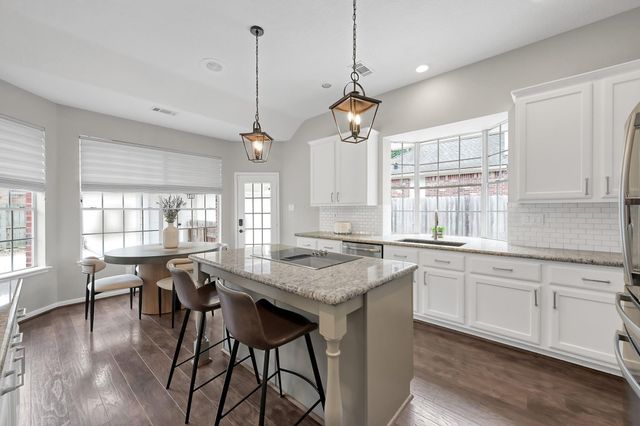 31 E Amberglow Circle, The Woodlands, TX 77381