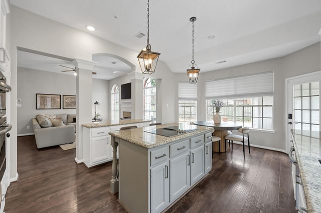 31 E Amberglow Circle, The Woodlands, TX 77381