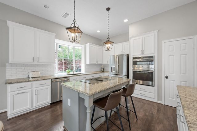 31 E Amberglow Circle, The Woodlands, TX 77381