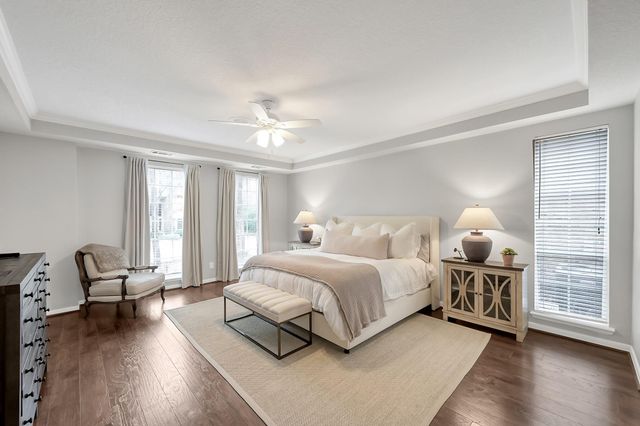 31 E Amberglow Circle, The Woodlands, TX 77381