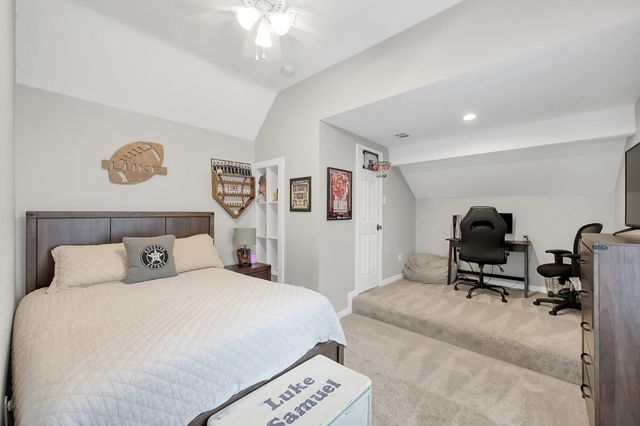 31 E Amberglow Circle, The Woodlands, TX 77381