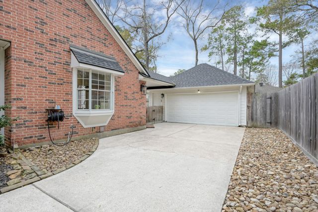 31 E Amberglow Circle, The Woodlands, TX 77381