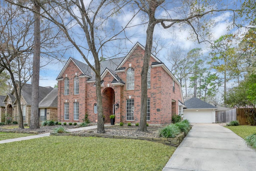 31 E Amberglow Circle, The Woodlands, TX 77381