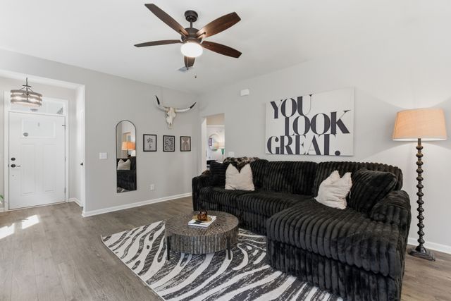 4153 Magnolia Farms Dr, Hermitage, TN 37076