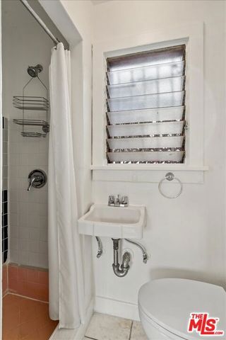 715 N Harper Avenue, Los Angeles, CA 90046