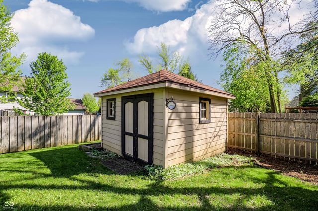 10795 Timber Springs Drive E, Fishers, IN 46038