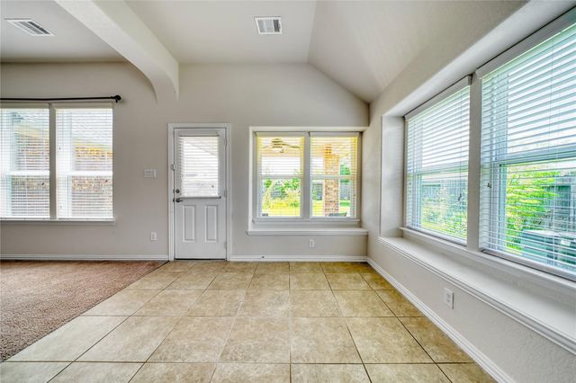 9515 Taylor Lane, Mont Belvieu, TX 77523