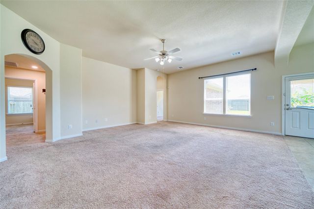9515 Taylor Lane, Mont Belvieu, TX 77523