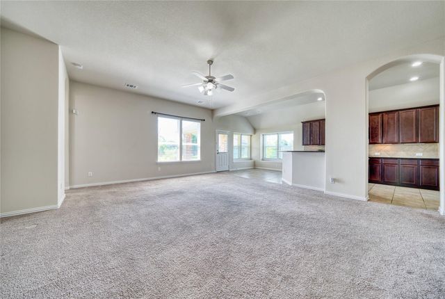9515 Taylor Lane, Mont Belvieu, TX 77523