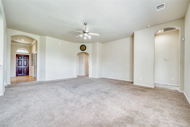 9515 Taylor Lane, Mont Belvieu, TX 77523