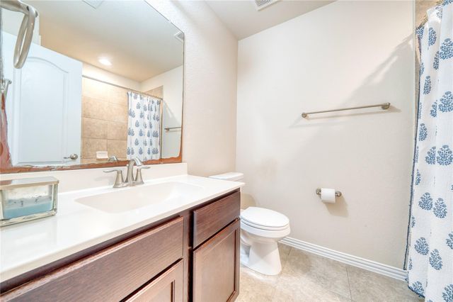 9515 Taylor Lane, Mont Belvieu, TX 77523