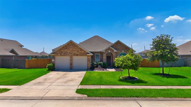 9515 Taylor Lane, Mont Belvieu, TX 77523