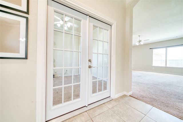 9515 Taylor Lane, Mont Belvieu, TX 77523