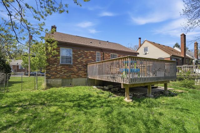 142 S Grove Avenue, Wyoming, OH 45215