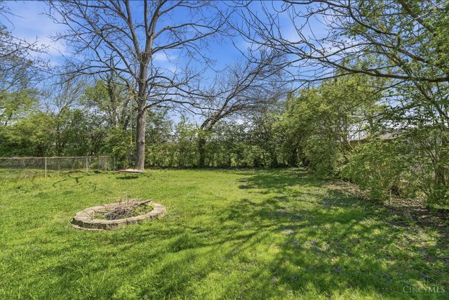 142 S Grove Avenue, Wyoming, OH 45215
