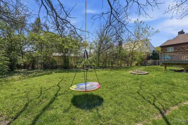 142 S Grove Avenue, Wyoming, OH 45215
