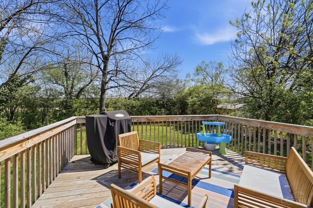 142 S Grove Avenue, Wyoming, OH 45215