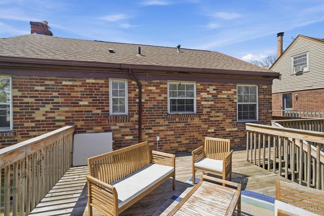 142 S Grove Avenue, Wyoming, OH 45215