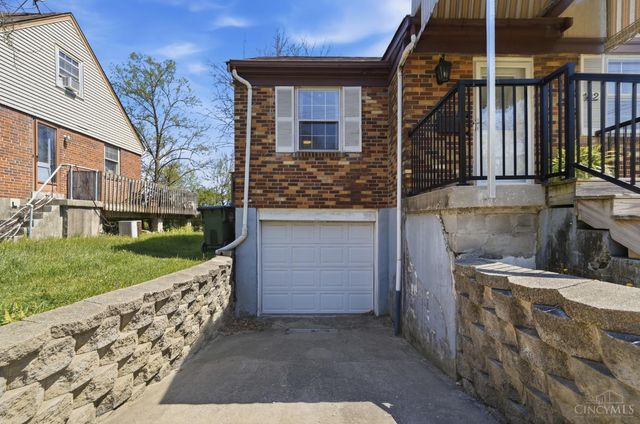 142 S Grove Avenue, Wyoming, OH 45215