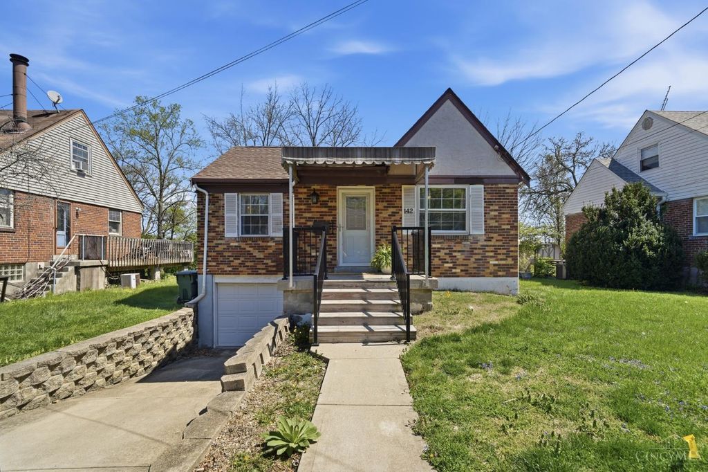 142 S Grove Avenue, Wyoming, OH 45215