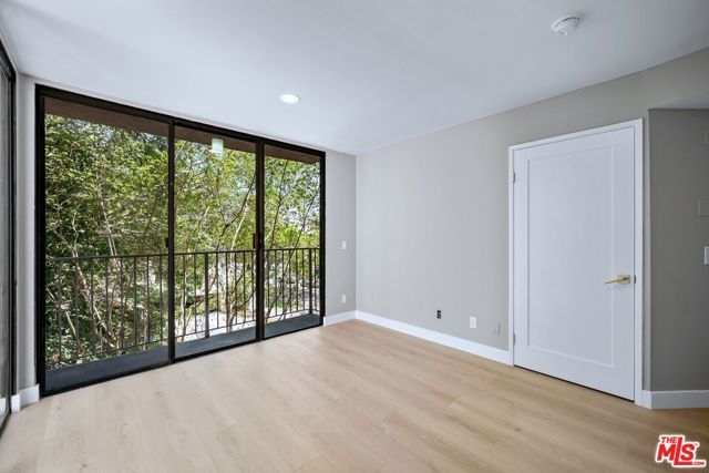 869 S Wooster Street 301, Los Angeles, CA 90035