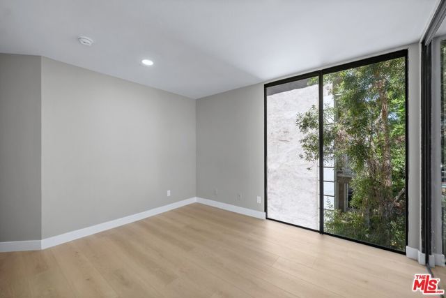 869 S Wooster Street 301, Los Angeles, CA 90035