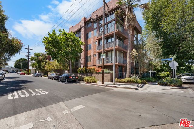 869 S Wooster Street 301, Los Angeles, CA 90035