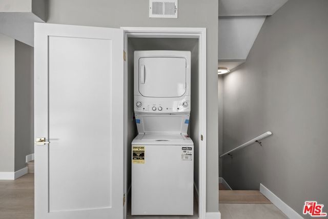 869 S Wooster Street 301, Los Angeles, CA 90035